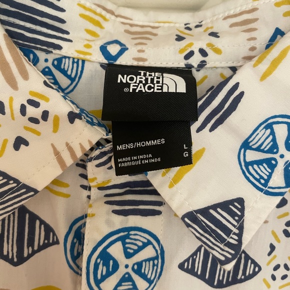 North face button down - Picture 3 of 3